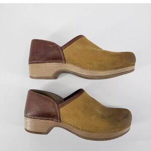 Dansko Brenna clog size 38 
Tan brown